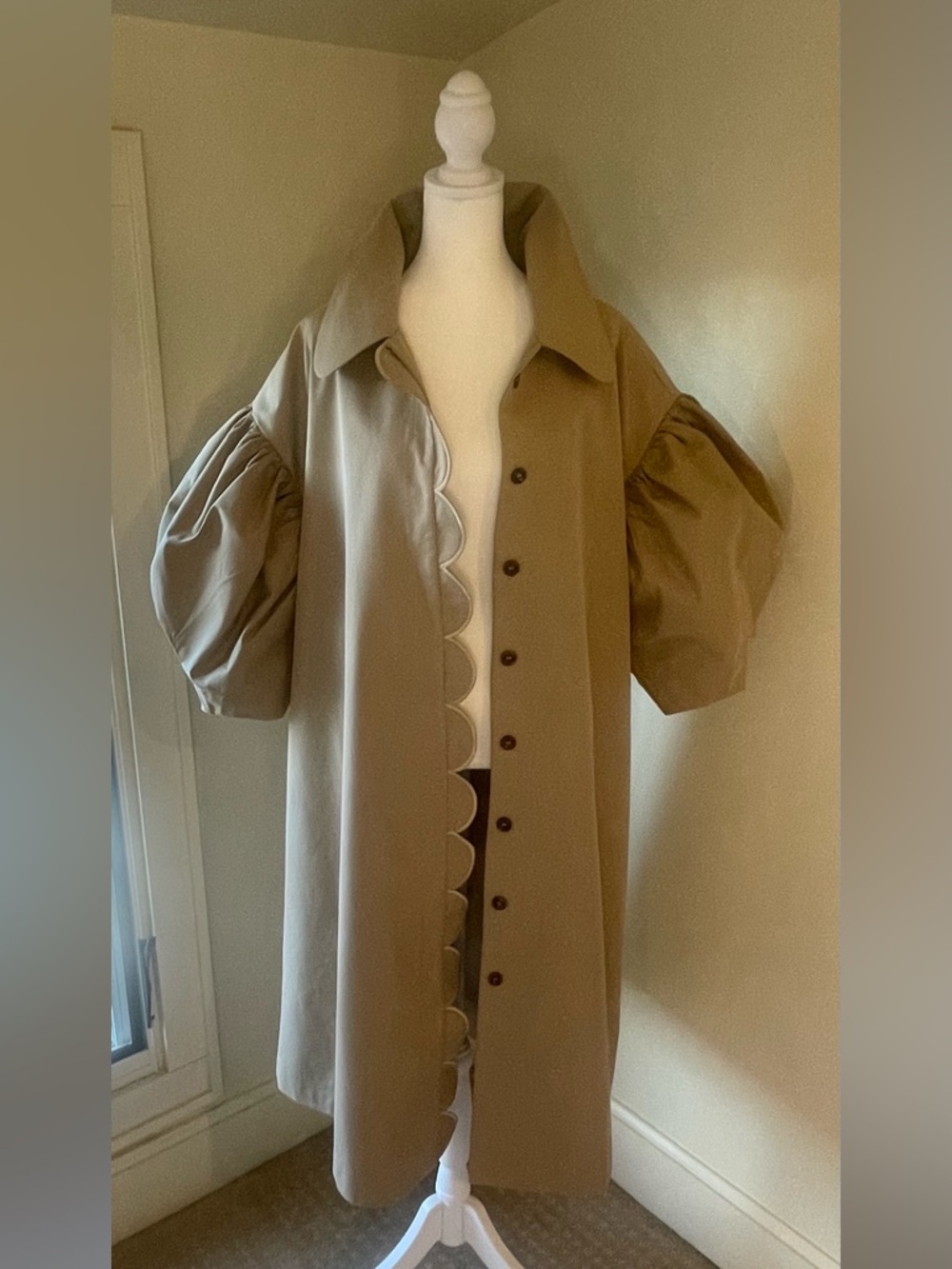Scallop Detailed Balloon Sleeve‎ Trench Coat / Rain Coat, Khaki  Sz: S/M - Picture 5 of 16